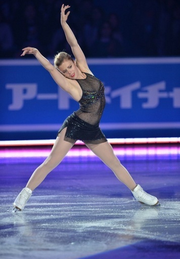 浅田真央らがエキシビションに登場、フィギュアスケート国別対抗