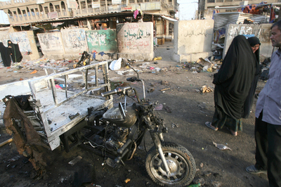 バグダッドの市場に爆弾攻撃、62人死亡 米軍撤退目前
