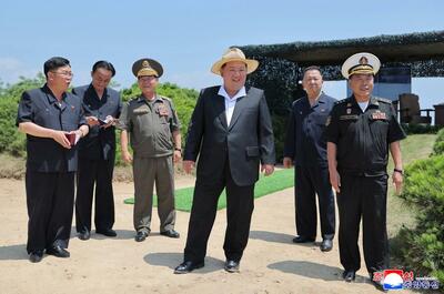 金正恩氏、海軍の兵器試験を視察 「絶対的な力」持つ決意示す