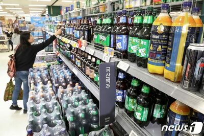韓国・週2回以上の大量飲酒、30代以上の女性で増加…男性は全年代で減少