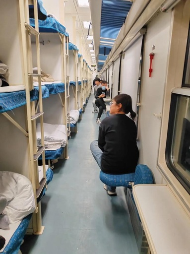 中国人男性が寝台車で全裸 ネットユーザーが男女別車両の導入を提案