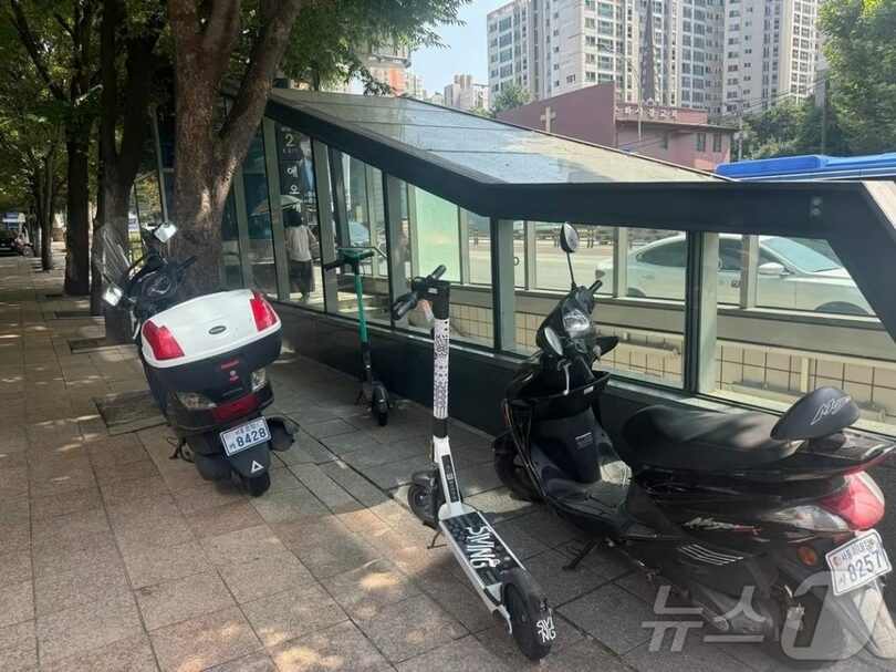 個人型移動装置(PM)の違法駐車(c)news1