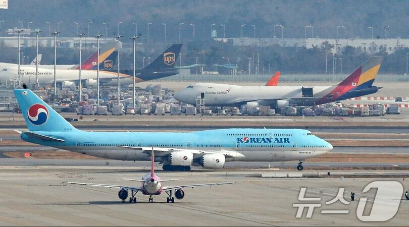 仁川空港に駐機中の大韓航空機＝資料写真(c)news1