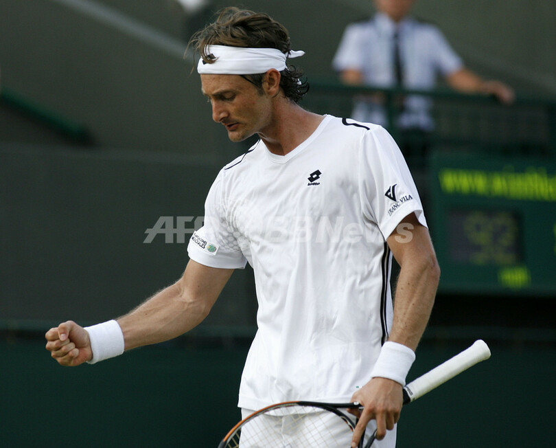 フェレーロ シモンを破り準々決勝進出、ウィンブルドン選手権