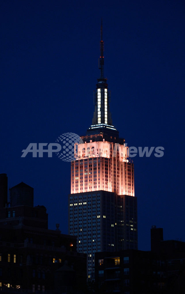 エンパイアステートビルが桜色に、日本の桜寄贈100年を記念