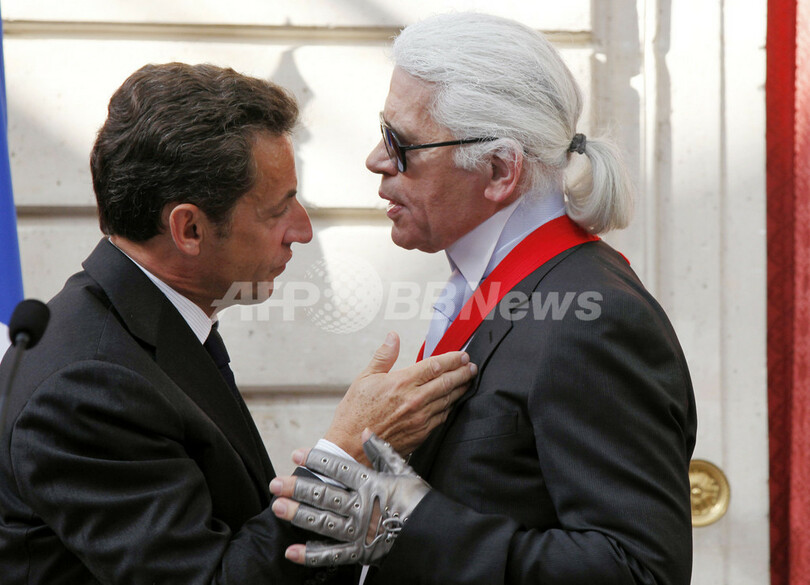 カール・ラガーフェルド、仏レジオン・ドヌール勲章コマンドゥールを受勲