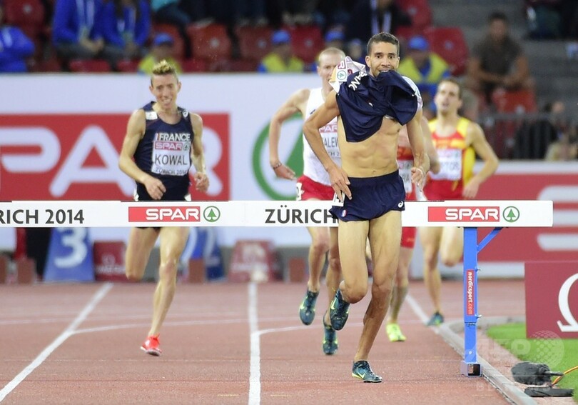 仏人選手、ゴール直前でランニングシャツ脱ぎ金メダル剥奪 欧州陸上選手権