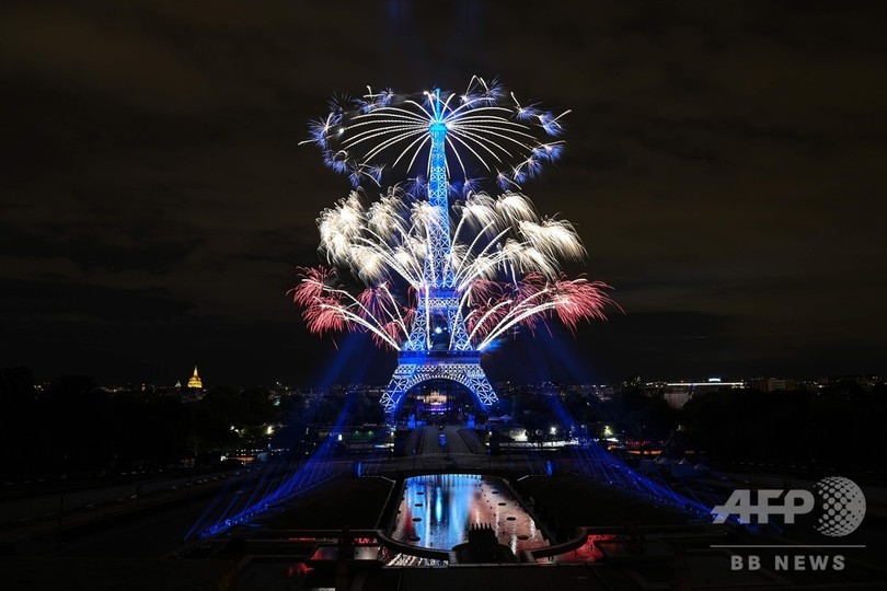 パリの夜空彩る花火 仏革命記念日 写真25枚 国際ニュース Afpbb News