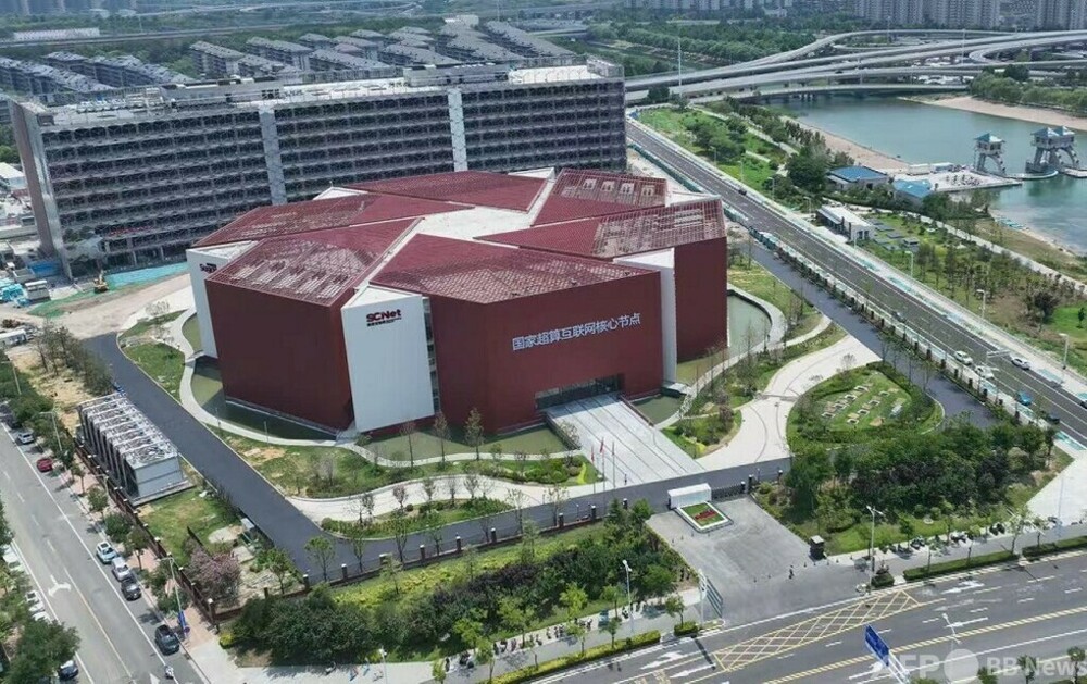 中国、EV販売台数が初めてガソリン車を上回る 市場シェア50.8%