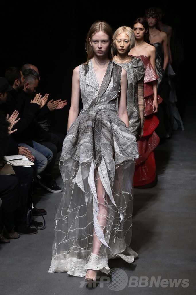 ＜14年春夏パリ・オートクチュール＞イーキン・イン