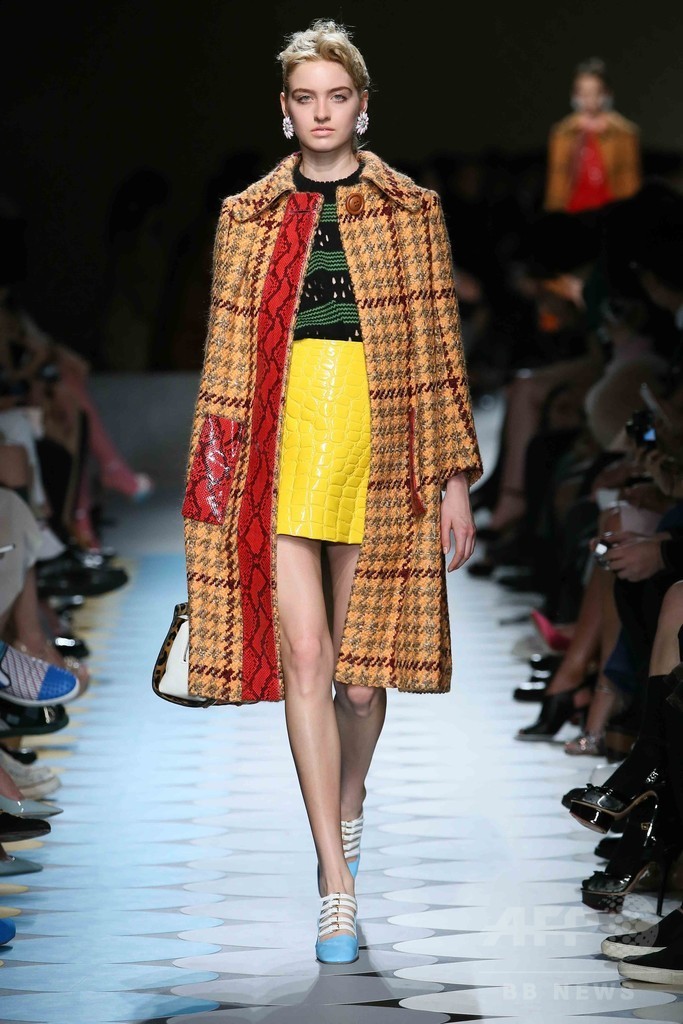 「ミュウミュウ」南青山店オープン、ショー＆パーティーを開催