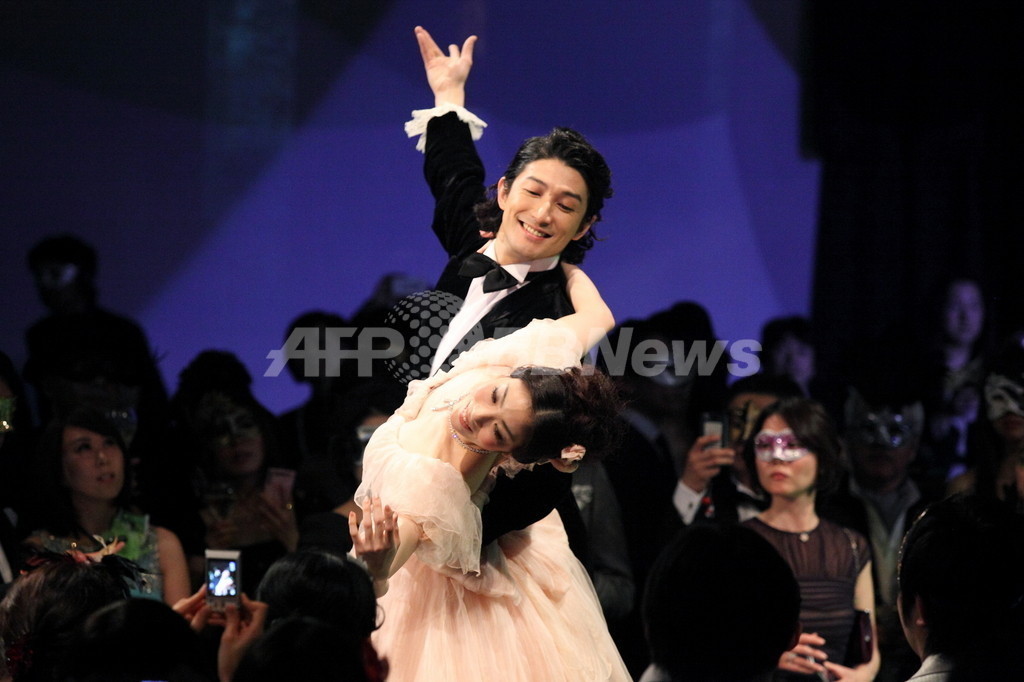 ヴァン クリーフ＆アーペル新作ハイジュエリー「伝説の舞踏会」、都内でイベント開催