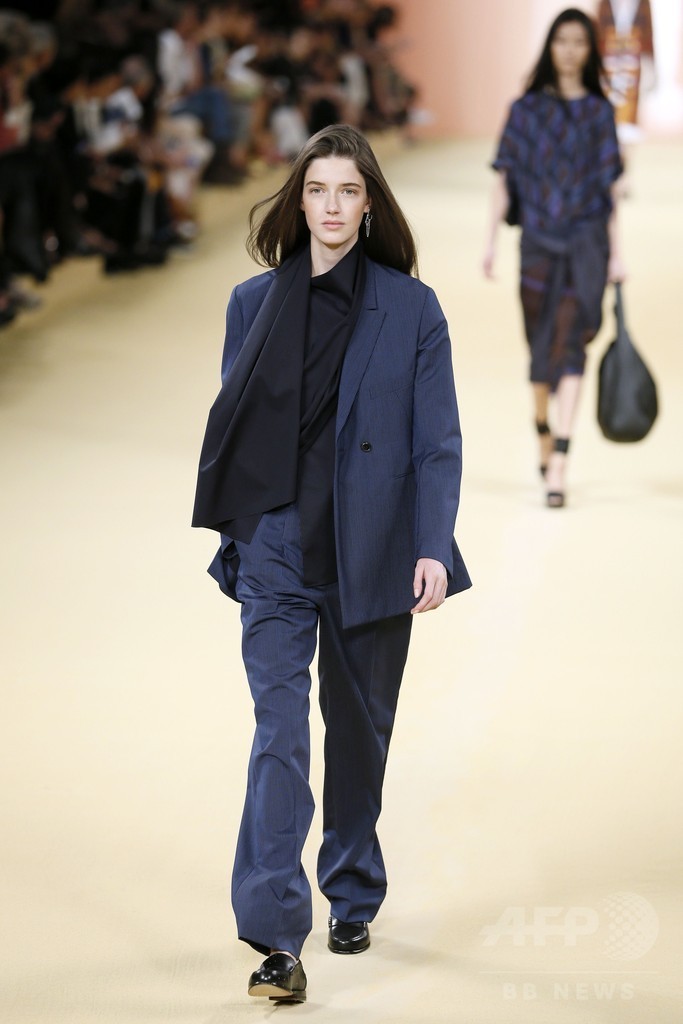 有終の美を飾る穏やかで上質なコレクション、「エルメス」15年春夏