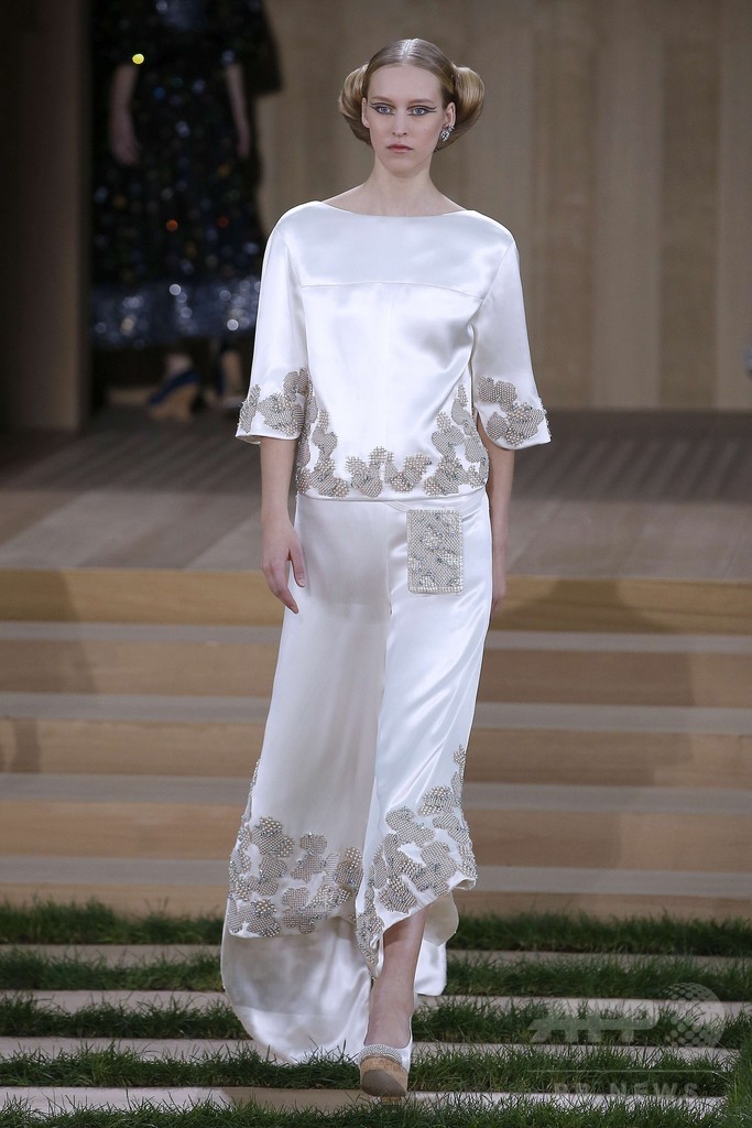 「シャネル」16年春夏パリ・オートクチュール