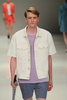 15年春夏「メルセデス・ベンツ ファッション・ウィーク 東京（Mercedes-Benz Fashion Week TOKYO）」で新作を発表したミスター・ジェントルマン（MR.GENTLEMAN）（2014年10月18日撮影）。(c)AFPBB News/JFWO/MBFWT
