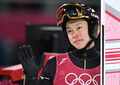 平昌冬季五輪、スキージャンプ男子ノーマルヒル決勝を終え、歓声に応える小林陵侑（2018年2月10日撮影）。(c)AFP PHOTO / FRANCK FIFE