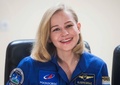 カザフスタン・バイコヌール宇宙基地で会見する女優のユリア・ペレシルドさん。ロスコスモス提供（2021年10月4日撮影・公開）。(c)AFP PHOTO / Russian space agency Roscosmos/ Andrey SHELEPIN