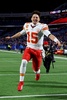 23NFL、カンファレンス準決勝、バッファロー・ビルズ対カンザスシティ・チーフス。勝利を喜ぶカンザスシティ・チーフスのパトリック・マホームズ（2024年1月21日撮影）。(c)Timothy T Ludwig/Getty Images/ AFP