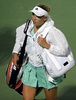 テニス、ドバイ・テニス選手権、女子シングルス準決勝。コートを後にするカロリーネ・ボズニアツキ（2015年2月20日撮影）。(c)AFP/KARIM SAHIB