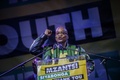 南アフリカのヨハネスブルク（Johannesburg）で、与党・アフリカ民族会議（ANC）の勝利演説を行うジェイコブ・ズマ（Jacob Zuma）大統領（2014年5月10日撮影）。(c)AFP/GIANLUIGI GUERCIA