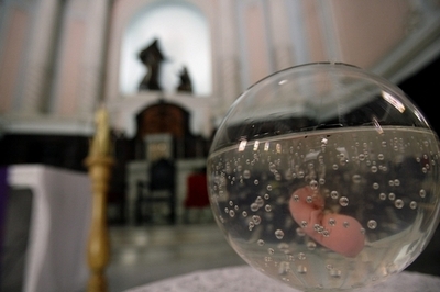 川に乳児や胎児の21遺体、金銭受け取り遺棄か 中国