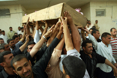 イラクでサドル師の側近暗殺