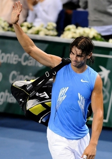 ナダルの右ひざは腱炎