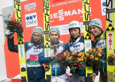 プレヴツ兄弟の活躍でスロベニアが優勝、日本は3位に ジャンプW杯男子