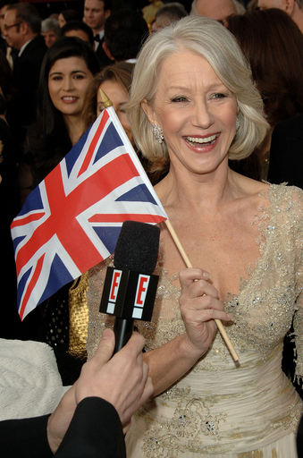 ヘレン・ミレンが凱旋帰国 - 英国