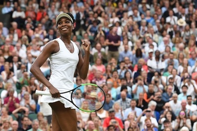 37歳ヴィーナス、年長記録でウィンブルドン4強 オスタペンコ破る