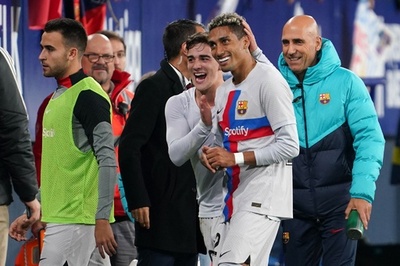 バルサ逆転勝ちで首位キープ ピケは現役最終戦で退場