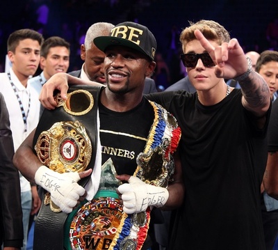 メイウェザーの次戦は9月、またもカーンを回避か