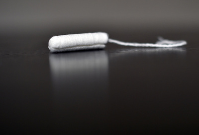 タンザニア、昨年廃止の「タンポン税」を再導入 女性の怒り噴出