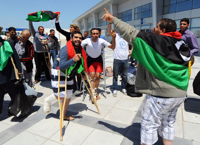 リビア反体制派に資金援助、カダフィ政権は「海賊行為」と反発