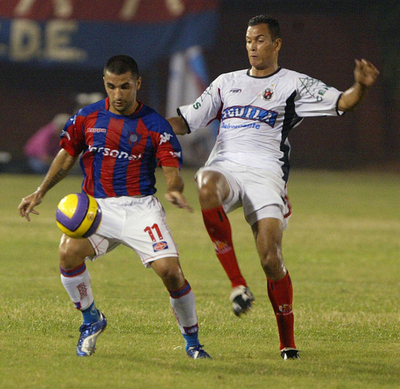 ＜サッカー 07リベルタドーレス杯南米選手権＞セロ・ポルティーニョ デポルティボ・ククタに逆転勝利 - パラグアイ