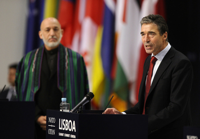 14年末までのアフガン治安権限移譲で合意、NATO首脳会議