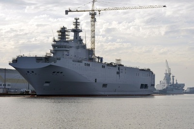 仏の揚陸艦2隻、エジプトが購入へ ロシアへの売却取り消しで