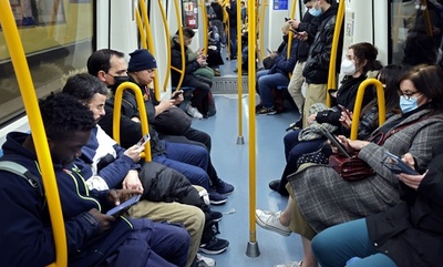 新型コロナの脅威、今年中にインフルエンザ並みに WHO