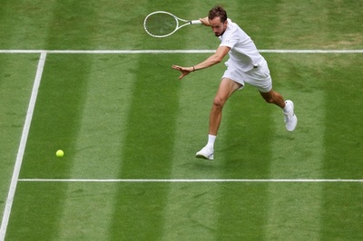 メドベ初戦突破、チチパスはティエムとの激闘制す ウィンブルドン