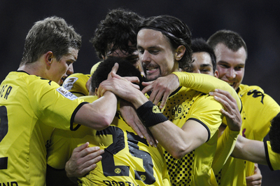 ドルトムント、数的不利ながらもブレーメンに勝利