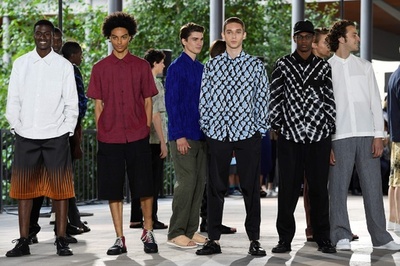 「イッセイミヤケ」19年春夏メンズ