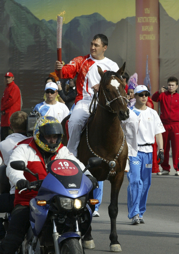 北京五輪の聖火リレー、カザフスタンに