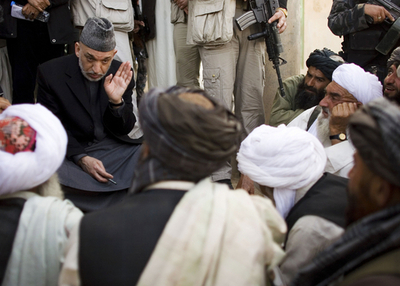 カルザイ大統領がマルジャを訪問、タリバン掃討作戦の成功アピール