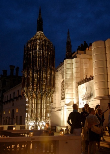 有名絵画は「偽物」、放射性炭素年代測定で判定