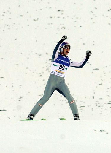 シュリーレンツァウアーがシーズン3勝目、ジャンプW杯