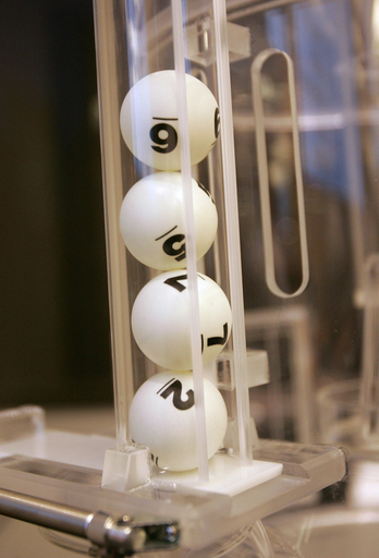 操作か偶然か？ロトくじの当選番号が2回連続同じ数字 ブルガリア