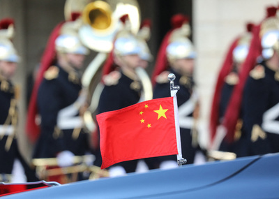 中国大使館、フランス人研究者を「チンピラ」呼ばわり 外務省が抗議