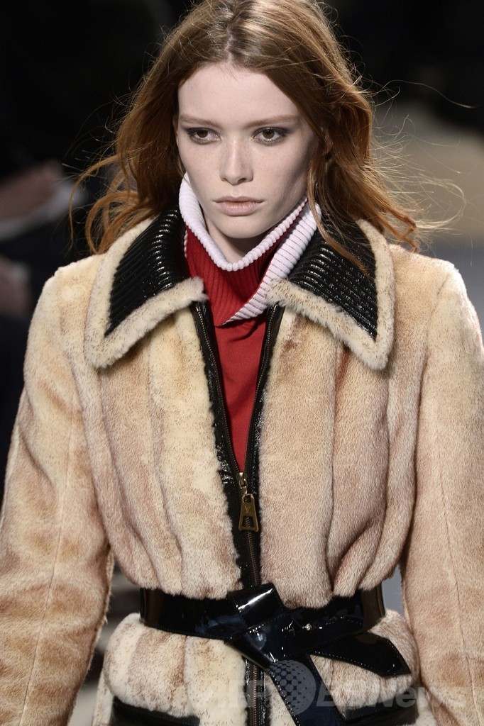 ＜14/15年秋冬パリコレクション＞ルイ・ヴィトン