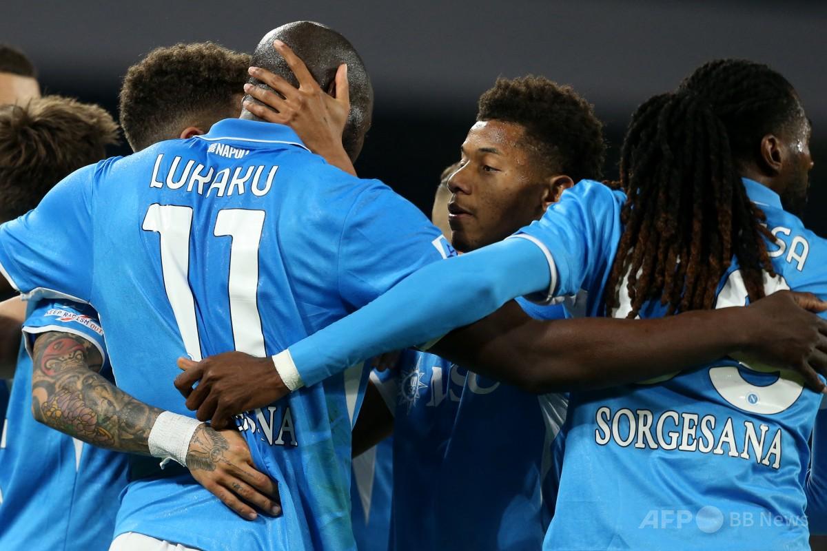 ナポリがミラン下す、首位インテルを追走 写真7枚 国際ニュース：AFPBB