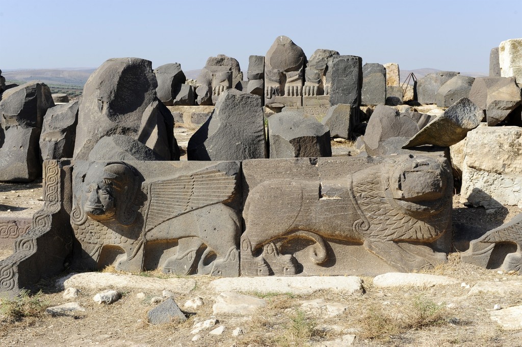 トルコの空爆で3000年前の神殿破壊 シリア北部 トルコの空爆で3000年前の神殿破壊 シリア北部